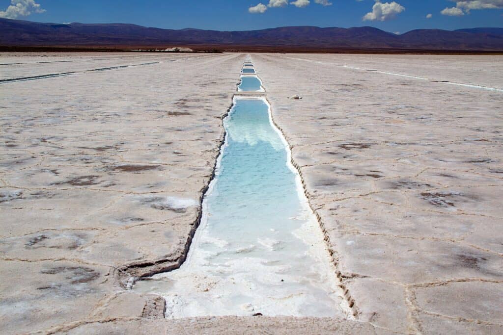 Salzwüste und Salzsee in Argentinien