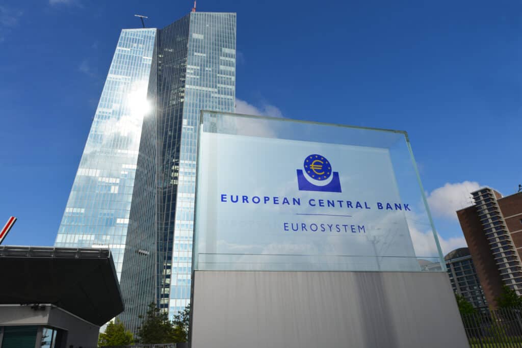 Europäische Zentralbank Frankfurt, Bild von nitpicker / Shutterstock.com
